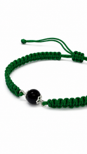 Carica l'immagine nel visualizzatore di Gallery, Su Coccu - Bracciale sagola intrecciata e onice
