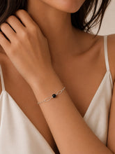 Carica l'immagine nel visualizzatore di Gallery, Su Coccu - Bracciale argento e Onice
