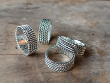 Carica l'immagine nel visualizzatore di Gallery, Anello in filigrana Unisex - fascia larga
