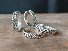 Carica l'immagine nel visualizzatore di Gallery, Anello in filigrana Unisex - fascia stretta
