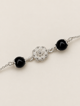 Carica l'immagine nel visualizzatore di Gallery, Bracciale coccu e fiore in filigrana
