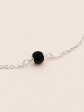 Carica l'immagine nel visualizzatore di Gallery, Su Coccu - Bracciale semplice con onice
