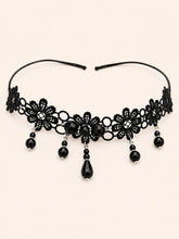 Carica l'immagine nel visualizzatore di Gallery, Su Coccu - Choker in pizzo e onice
