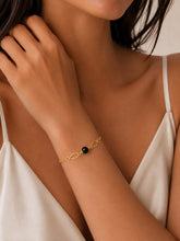 Carica l'immagine nel visualizzatore di Gallery, Su Coccu - Bracciale argento e Onice
